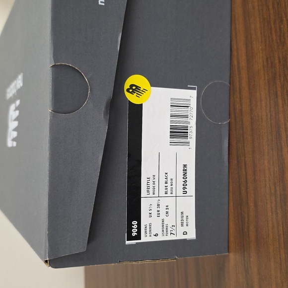 New Balance 9060 Blue/Black Size Women's 7.5 U9060NRH Brand New In Box - Picture 7 of 7